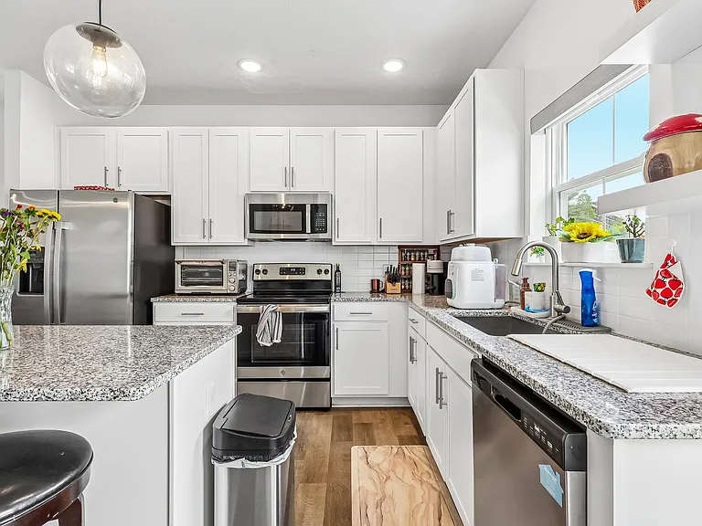 572 Auld Farm Cir — Photo 19
