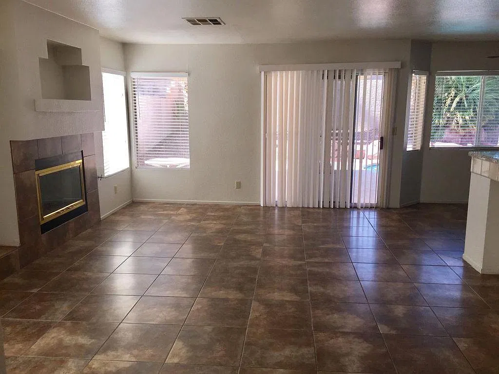 3 bed, 2.5 bath, 1918 sqft, $2,195 — Photo 4