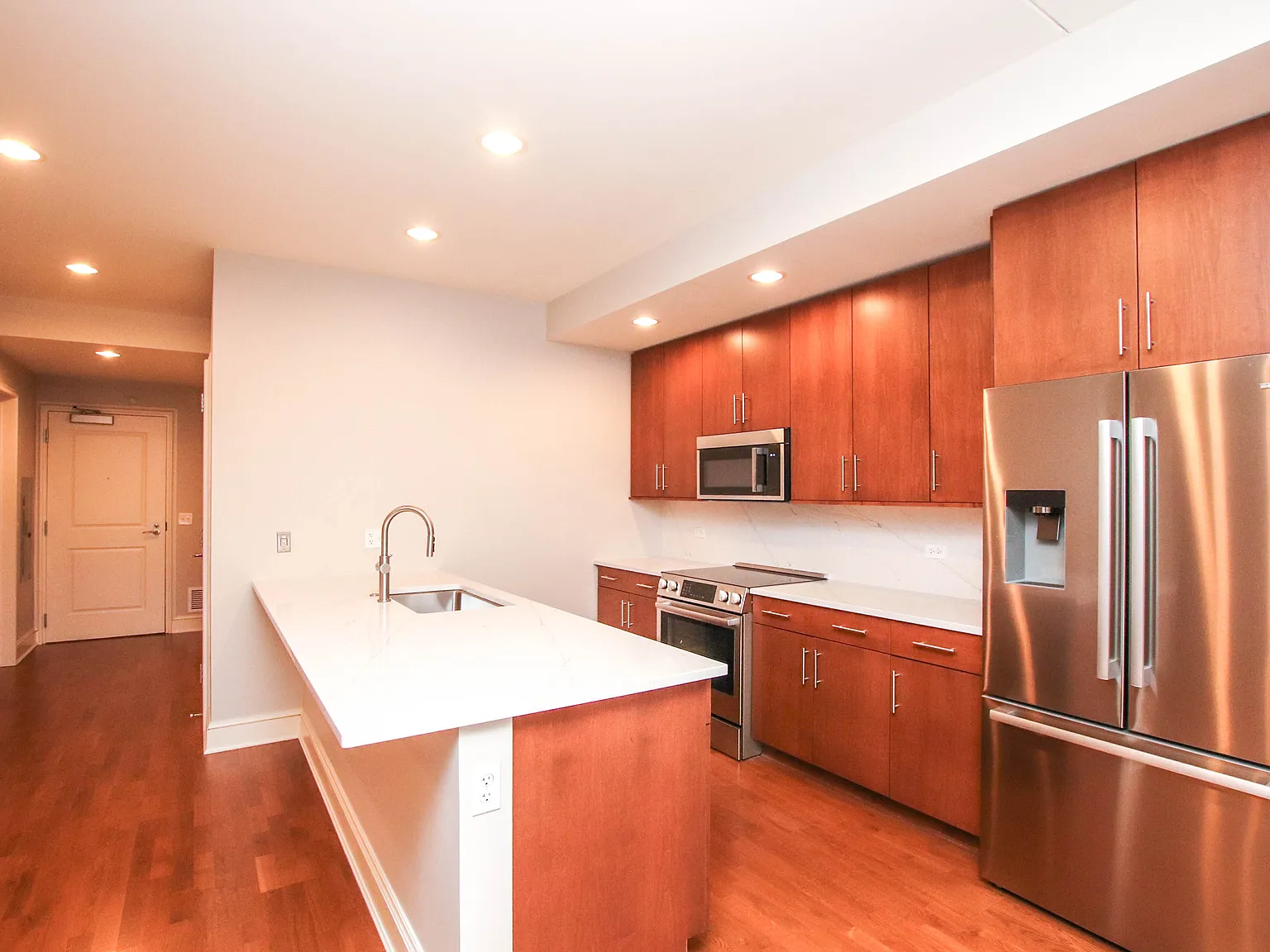 850 N Lake Shore Dr — Photo 3
