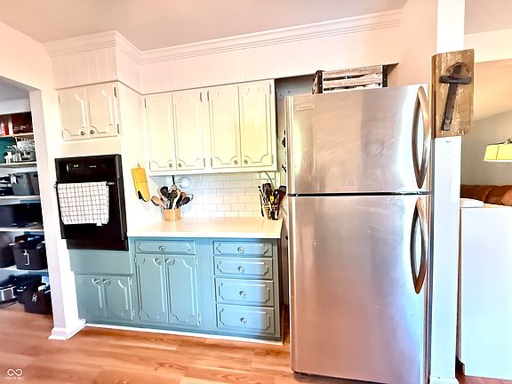 4th image of 1576 W James Dr