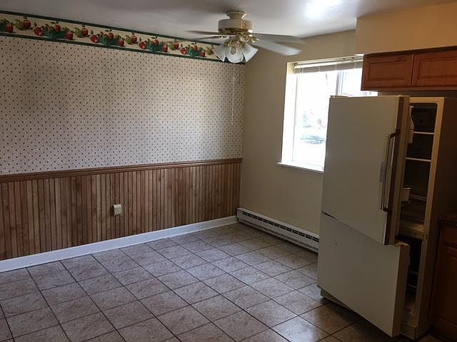 2nd image of 9610 Erie St