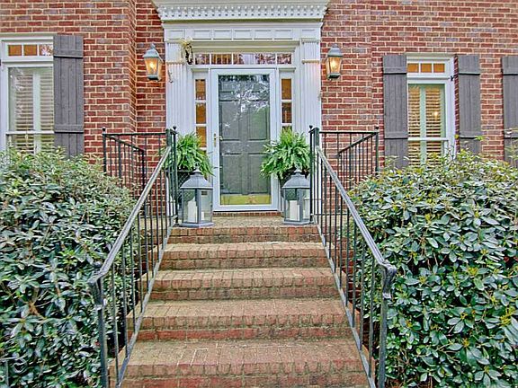 4th image of 103 Biltmore Trce
