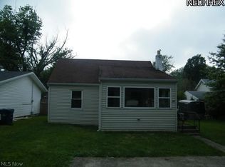 240 Elberta Dr, Vermilion, OH 44089
