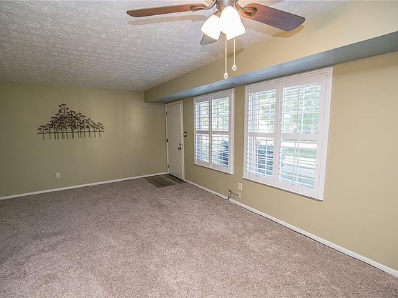 4th image of 13876 Oakbrook Dr