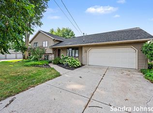 12725 Park Dr, Wayland, MI 49348