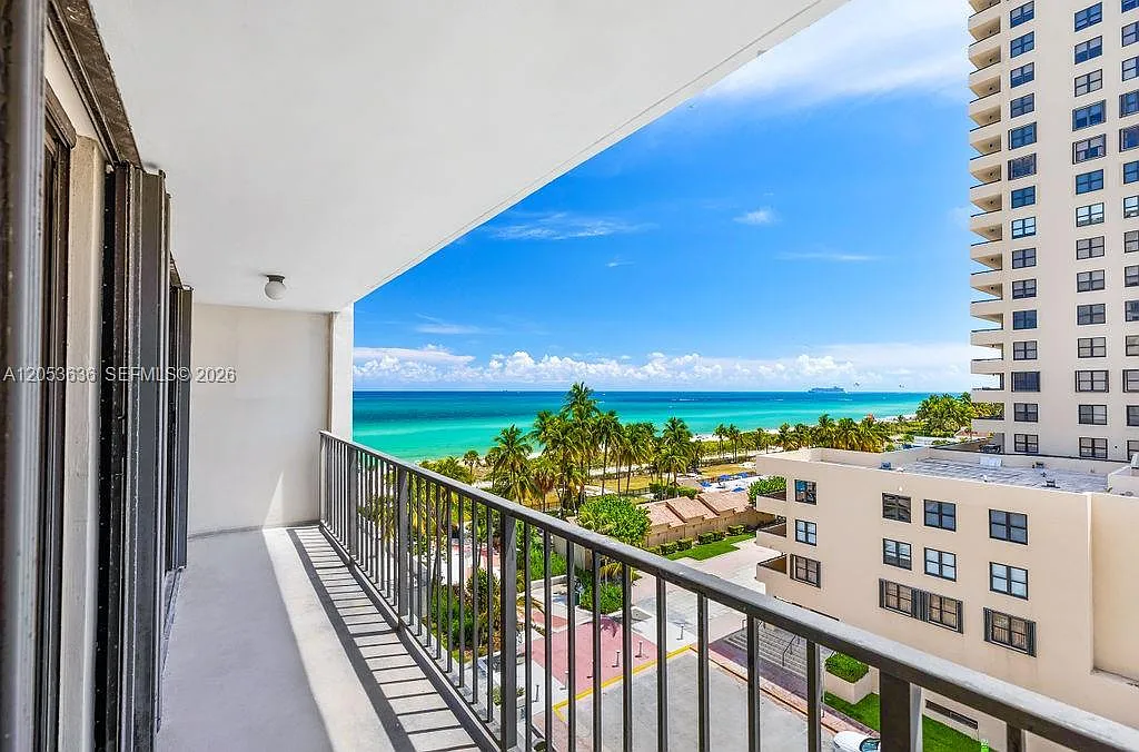 Oceanfront Plaza Condo — Photo 3