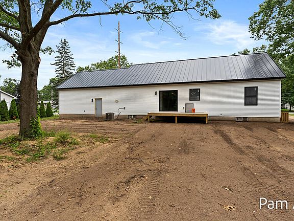 3rd image of 2336 Macarthur Rd