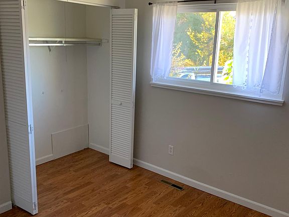 4th image of 1609 Cottonwood Dr APT 4