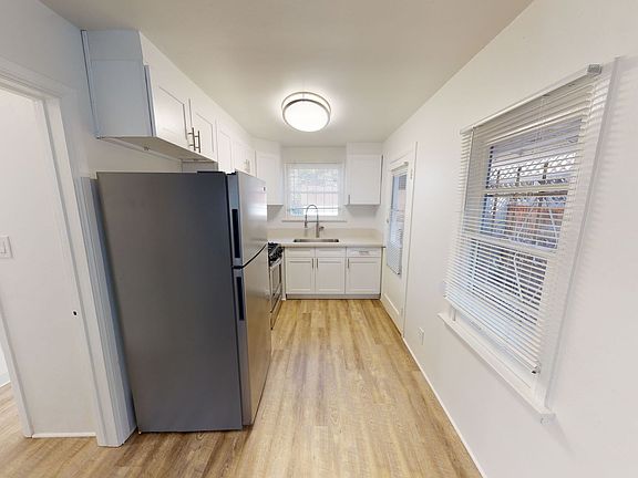 3rd image of 14651 Magnolia Blvd #14653