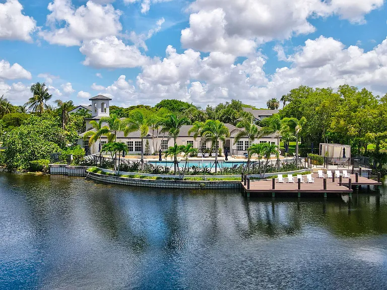 St. Tropez Townhomes & Villas — Photo 66