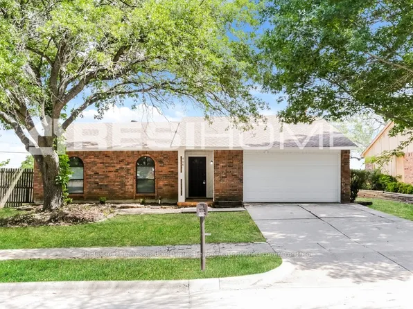 906 Fort Worth St, Mansfield, TX 76063