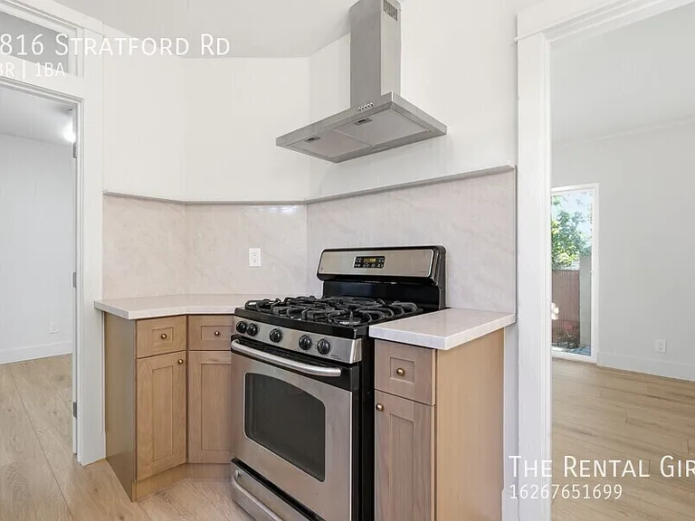 4816 Stratford Rd — Photo 10