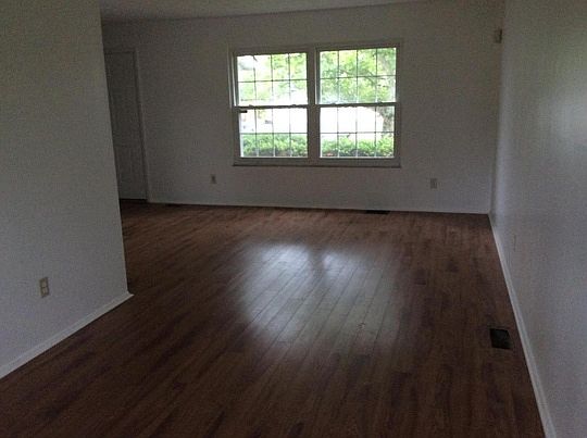 4th image of 3207 Winding Creek Dr