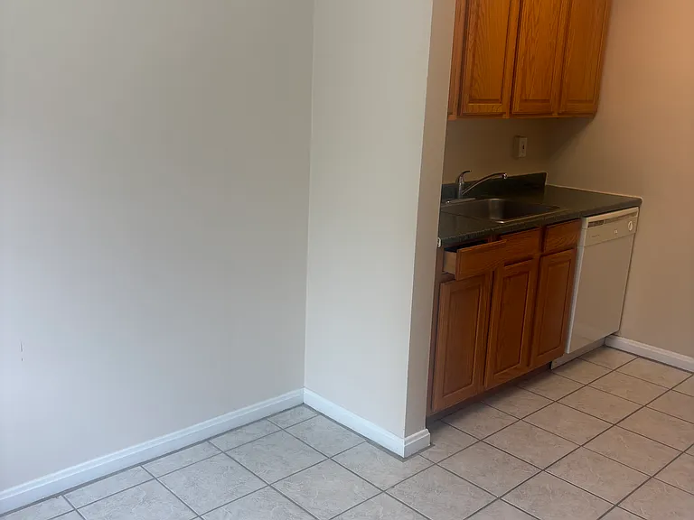12039 Edgewater Dr #405 — Photo 3