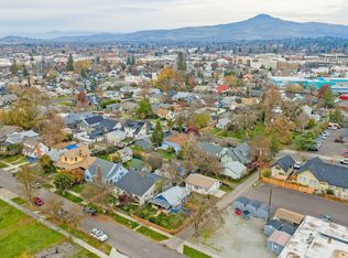 16 Quince St, Medford, OR 97501