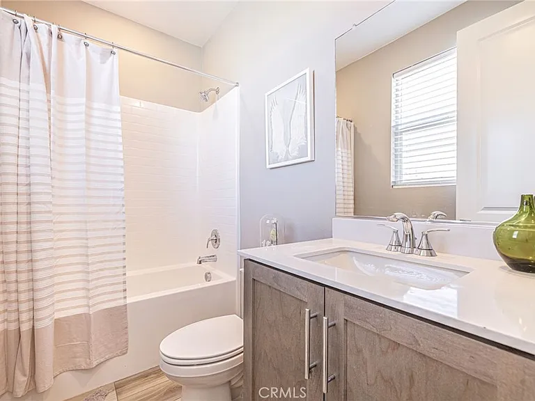 27555 Sanctuary Ct — Photo 16