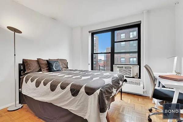 Sold by Bond New York | media 8