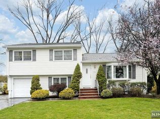 601 Rhein Ct, New Milford, NJ 07646