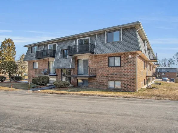 176 Maple Ave APT 6, Rutland, MA 01543