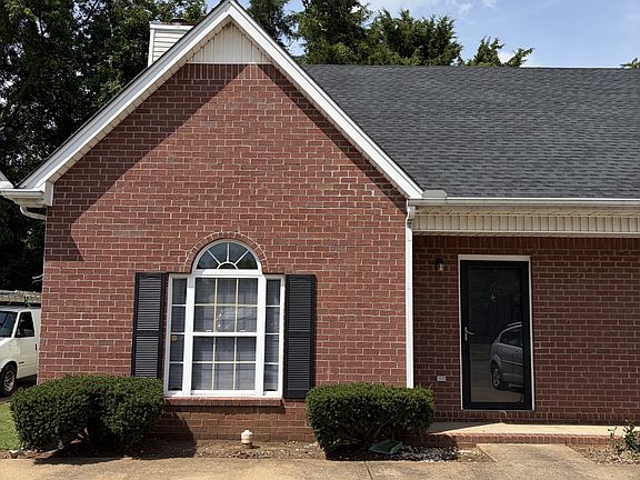 2nd image of 1519 Middleborough Ct