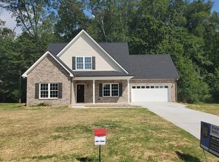 35 Blue Sky Ct, Tullahoma, TN 37388