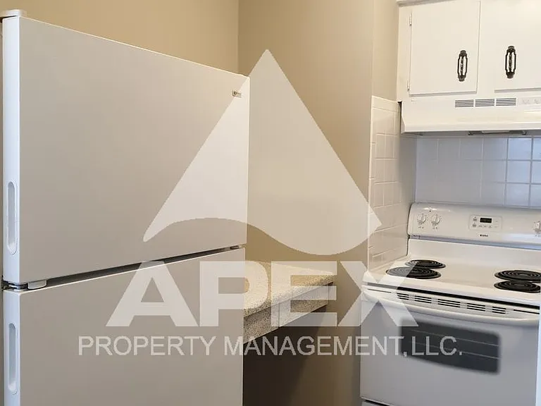 Fairhill Apartments — Photo 11