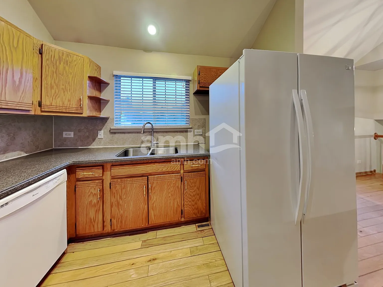 3 bed, 2.0 bath, 1674 sqft, $2,775 — Photo 3