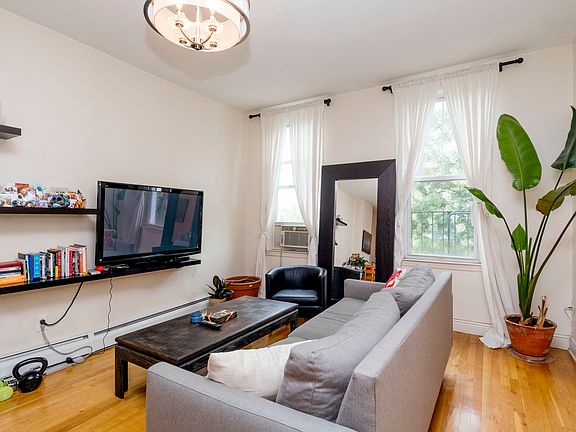 3rd image of 206 Montrose Ave APT 3B
