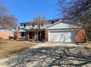 16918 Dunswood Rd, Northville, MI 48168