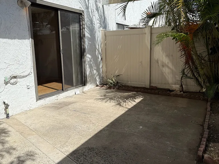 1910 W Palmyra Ave #127 — Photo 4