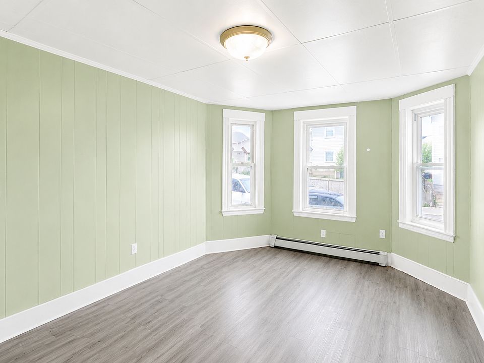 1st image of 172 Hichborn St #1