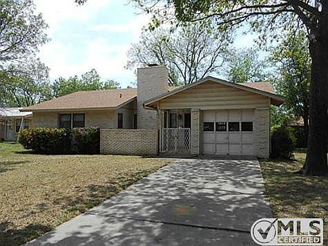 1st image of 3181 Columbia Dr