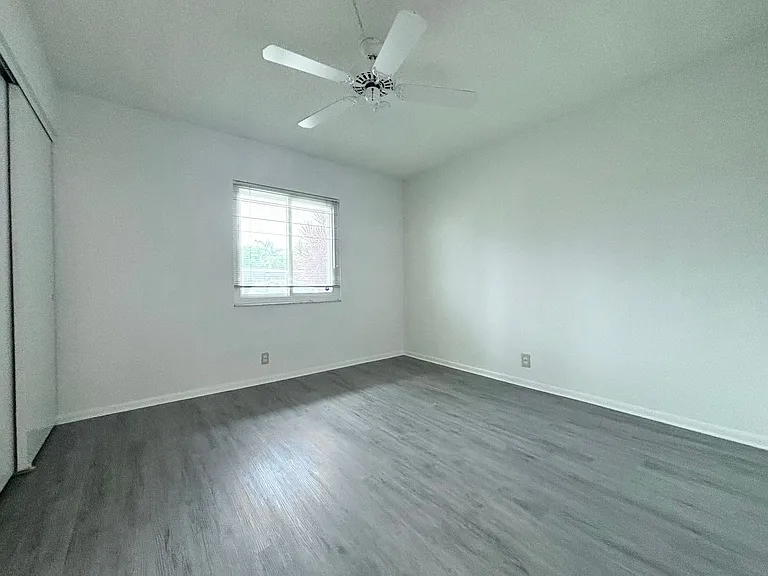 2264 Winkler Ave #107 — Photo 8