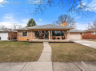 30605 Champine St, Saint Clair Shores, MI 48082