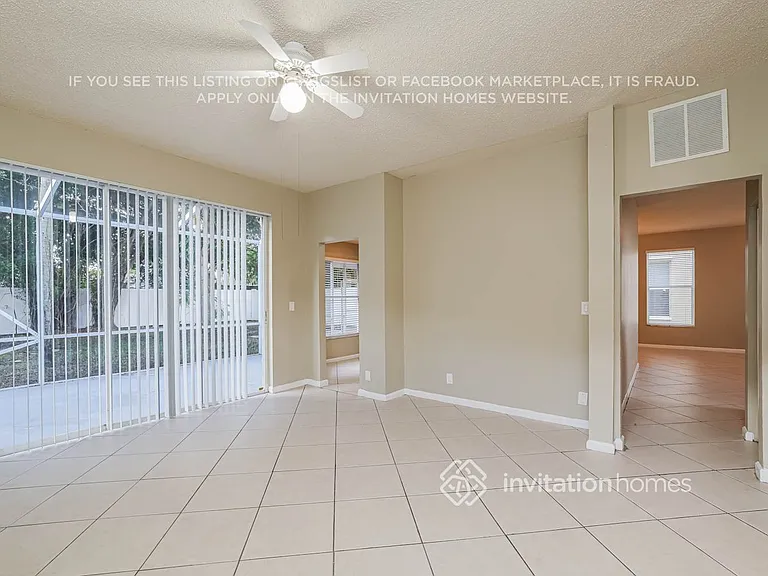 1081 Fairfax Cir W — Photo 4