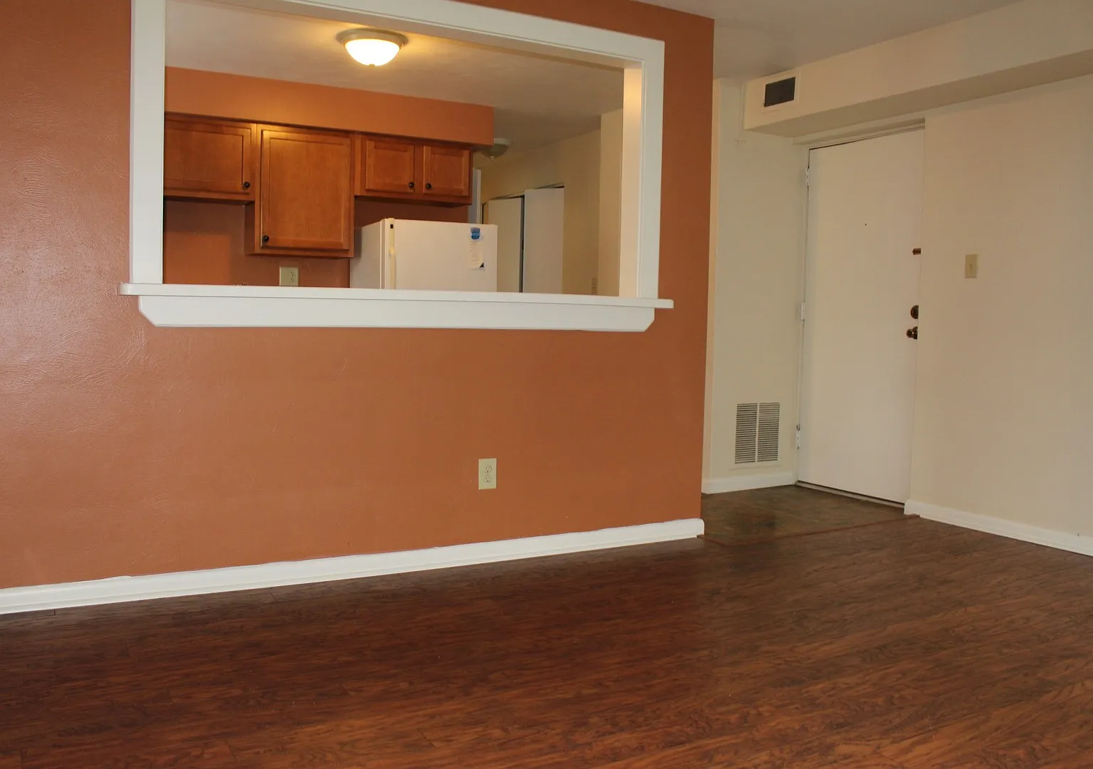OAK — Photo 3