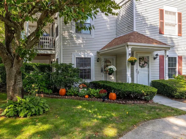 299 Fairview Circle #299, Middle Island, NY 11953