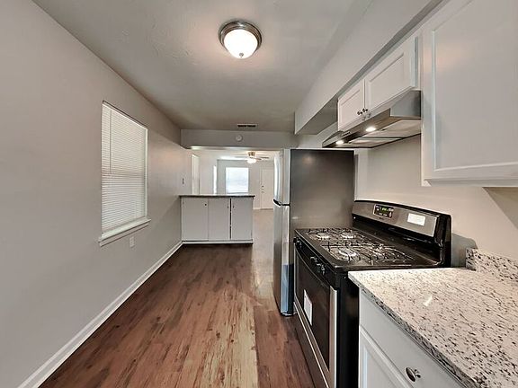 4th image of 538 W Kearney St