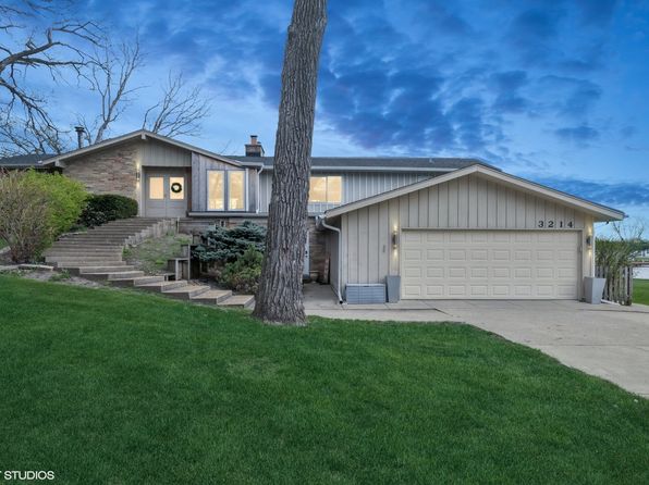 3214 Cove Ct, Johnsburg, IL 60051