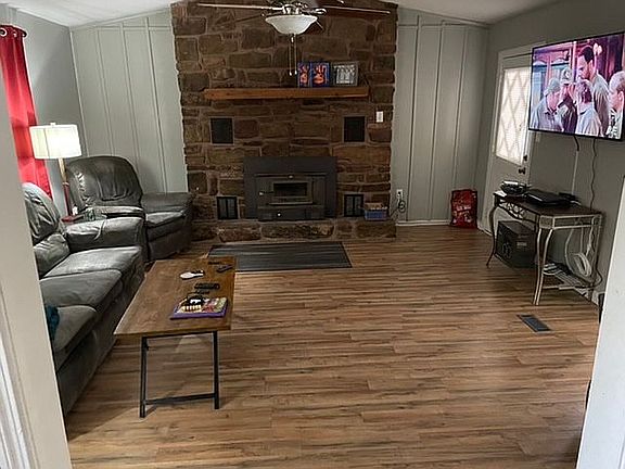 Living room with fireplace 