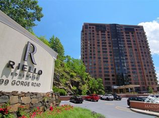 115 River Rd #1602, Edgewater, NJ 07020