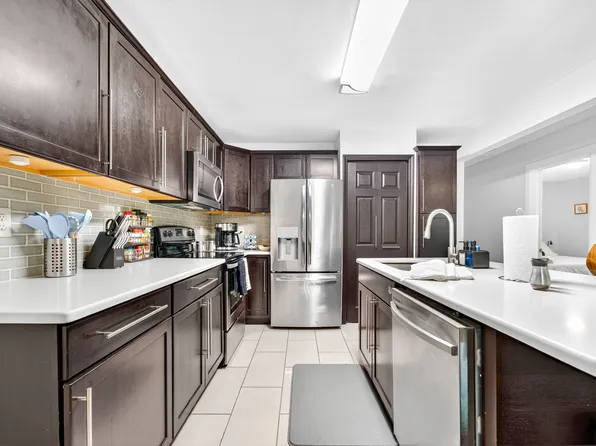 102 Nottingham Ln, Chapel Hill, NC 27517