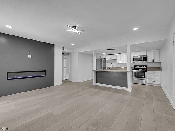 5th image of 4340 Sandy River Dr Unit 79