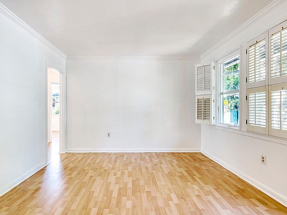 4th image of 32 Martin Drive