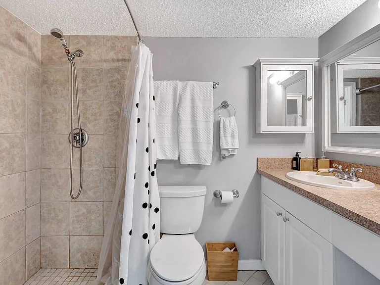 Shaker Cir — Photo 10