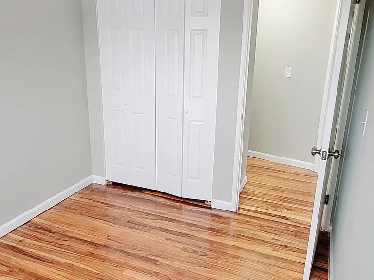 1116 Greentree Rd — Photo 19