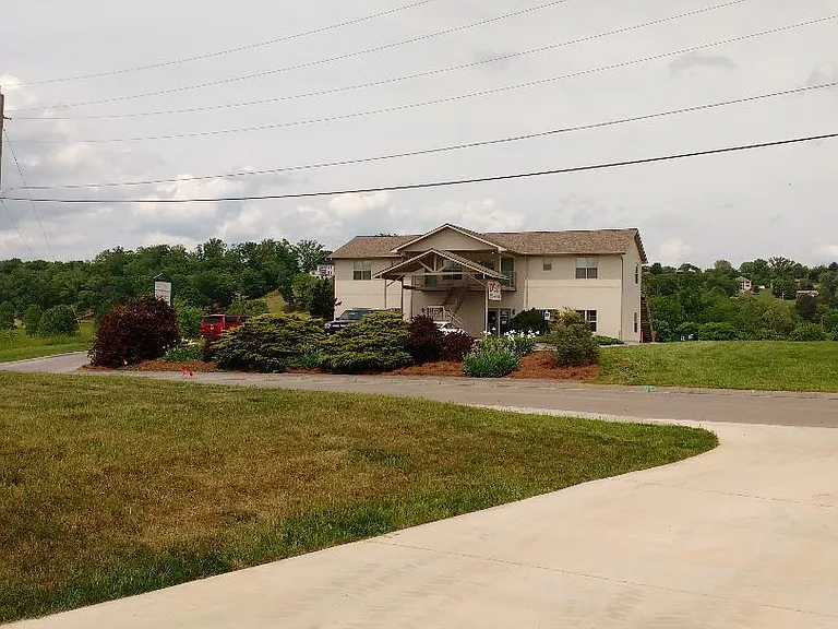 2383 Business Center Cir — Photo 1