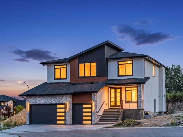 50 Elmont Close SW, Calgary, AB T3H 3X5