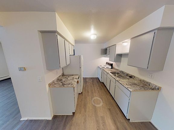 4th image of 21466 Oxford St #104-C