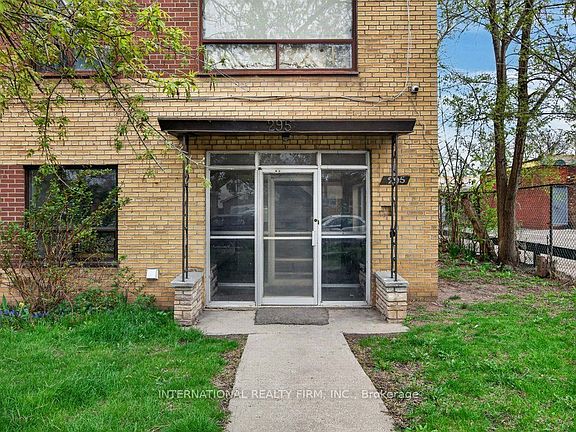 5th image of 295 Melvin Ave #305